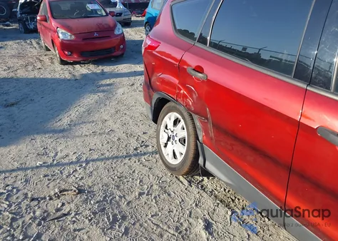 2016 Ford Escape S из США, поврежденный, VIN 1FMCU0F74GUB32134